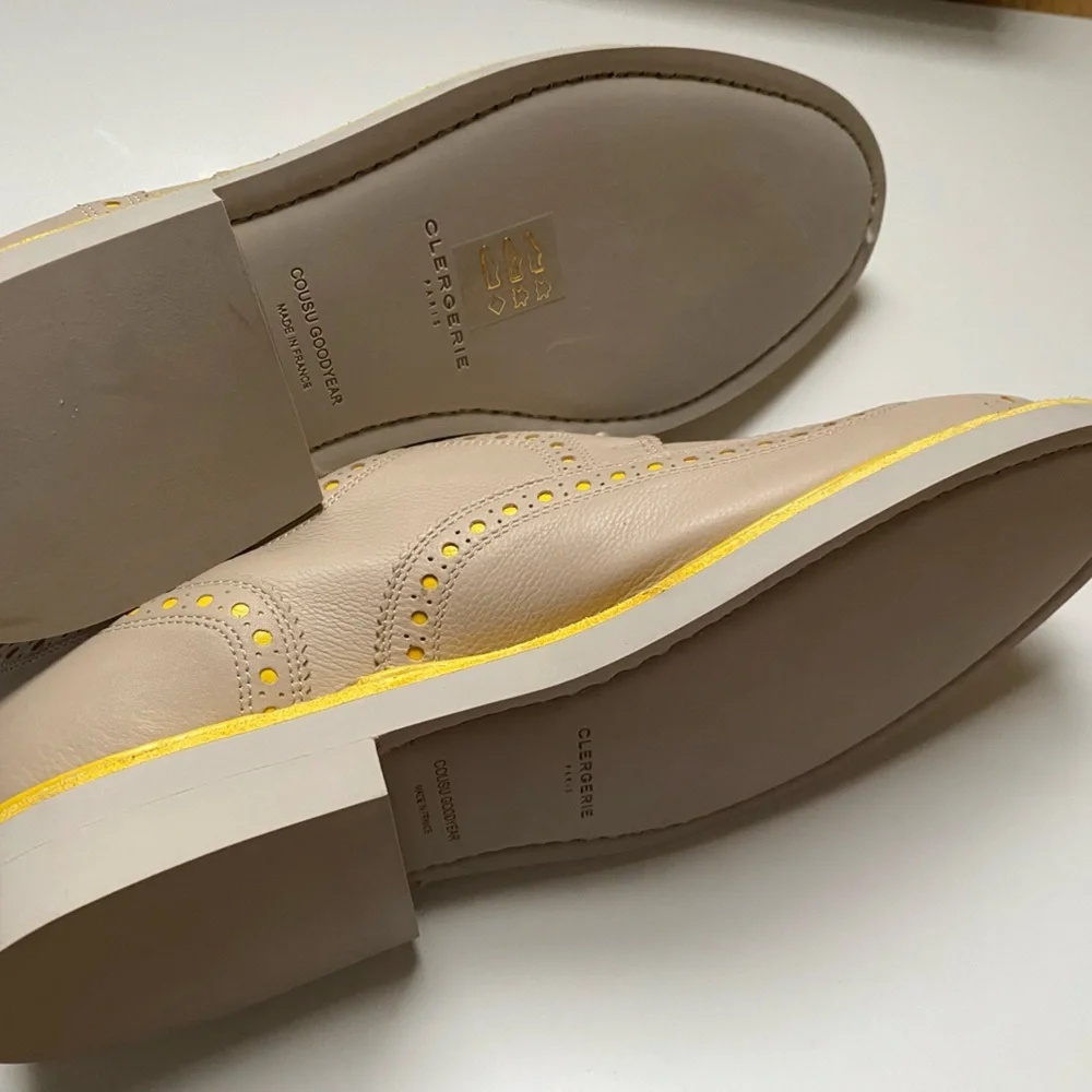 New CLERGERIE Beige Trendy Yellow Trim Oxford Derbys size 38.5